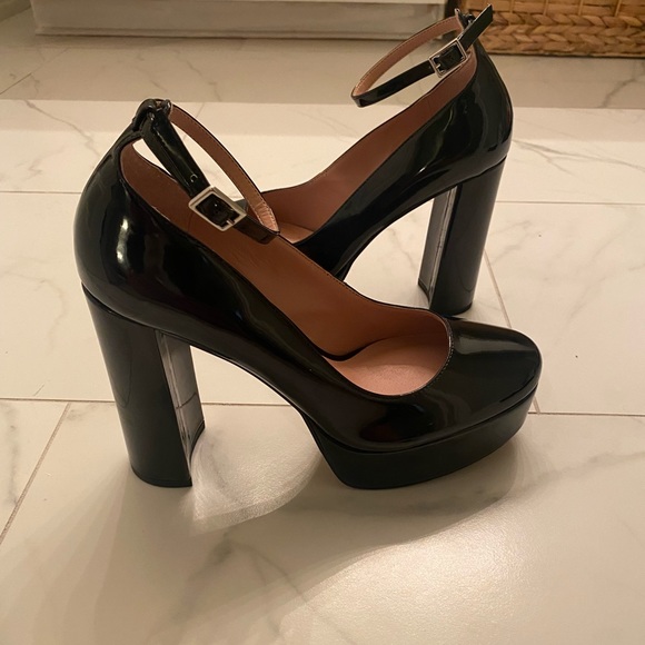 Chelsea and Violet Black heels - Picture 3 of 4